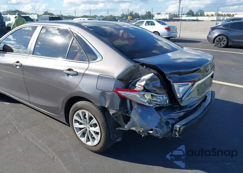 2016 Toyota Camry Le z USA, uszkodzony, nr VIN 4T1BF1FK8GU252244